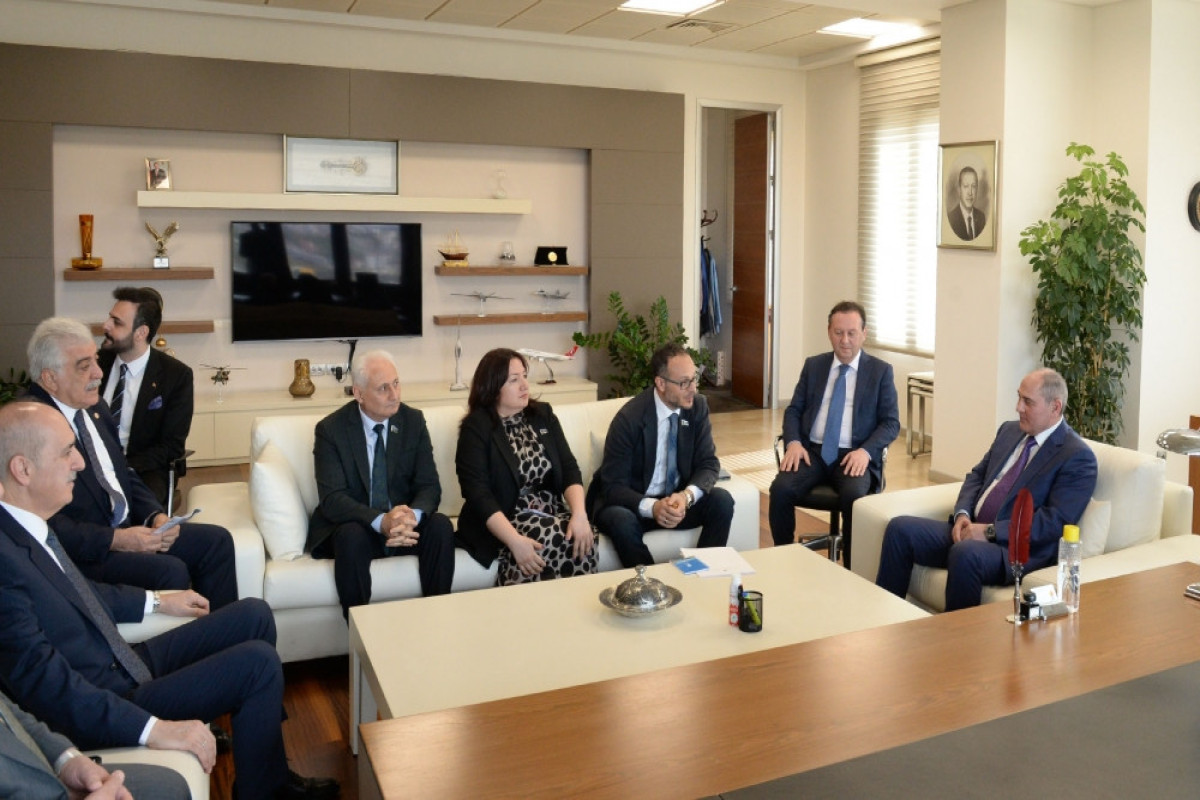 YAP ilə AKP arasında əməkdaşlığın inkişafı məsələləri müzakirə olunub