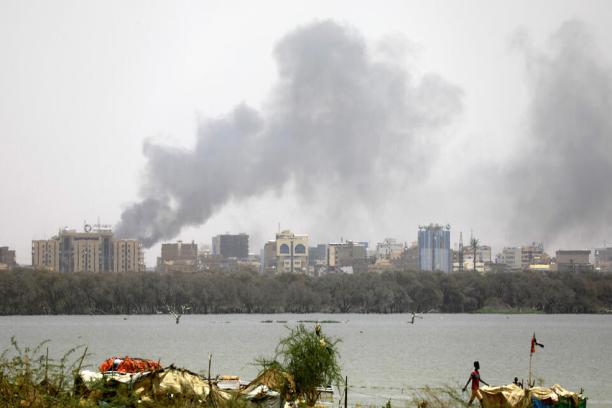 Во время столкновений в Судане уничтожили самолет ООН -ВИДЕО 