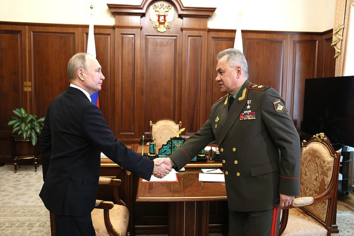 Putin Sergey Şoyqu ilə görüş keçirib