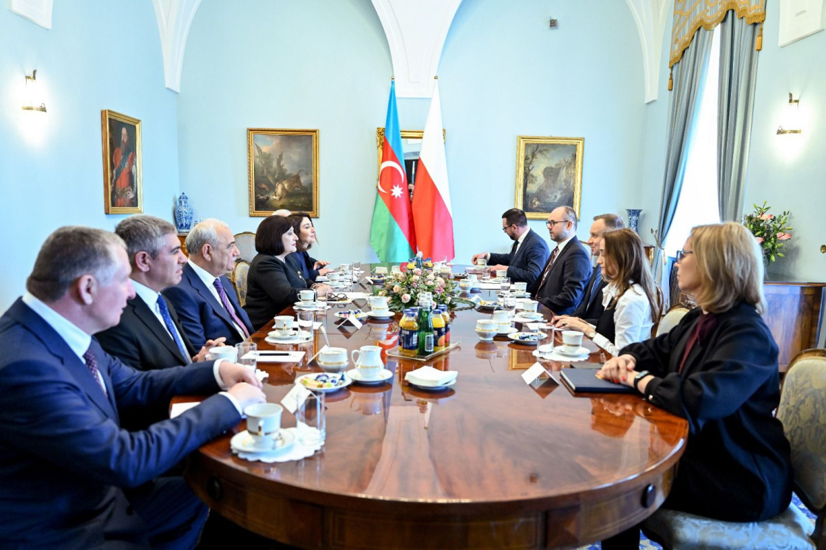 Sahibə Qafarova Polşa Prezidenti ilə görüşüb