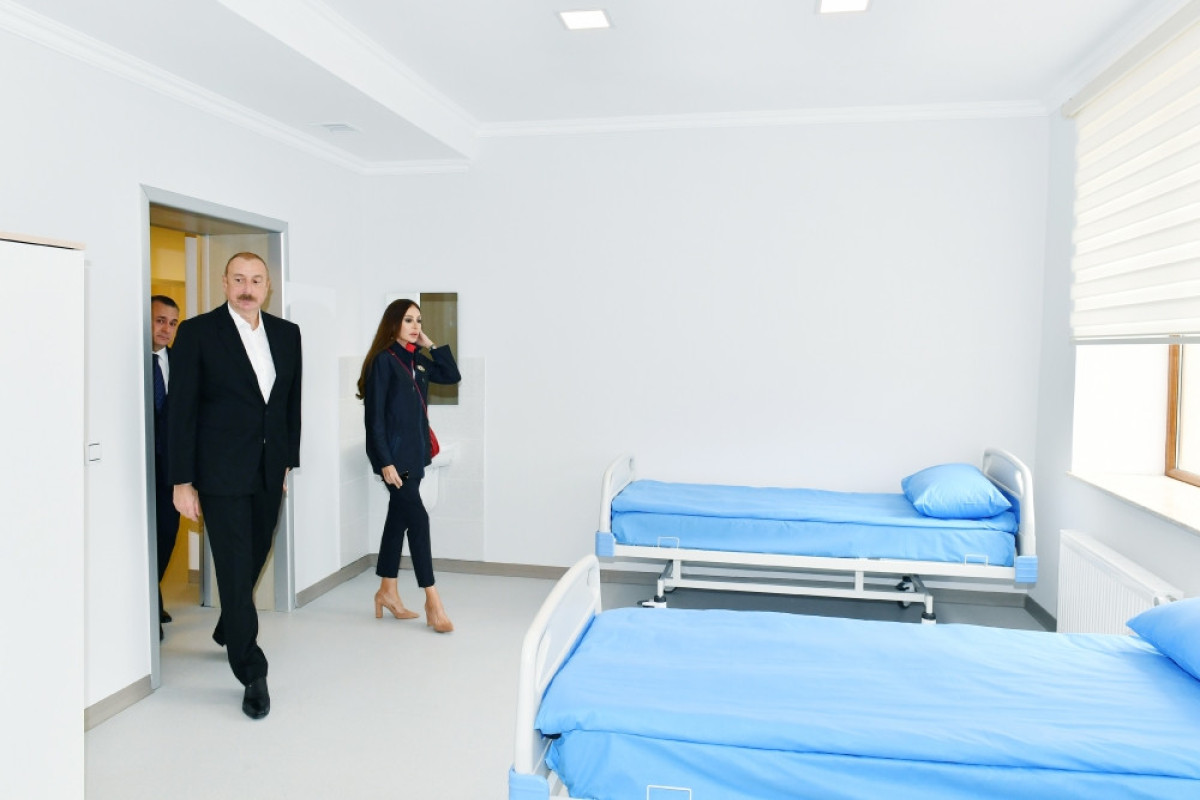 Prezident və birinci xanım Salyan RMX-nın Doğum Evində və Uşaq Poliklinikasında yaradılan şəraitlə tanış olublar - YENİLƏNİB 