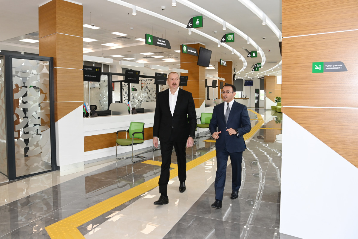 Prezident İlham Əliyev Salyanda “ASAN xidmət” Mərkəzinin açılışını edib - YENİLƏNİB 