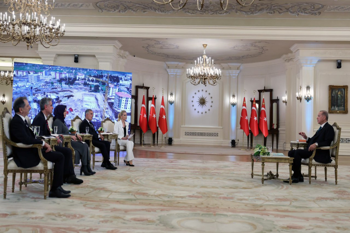 Ərdoğan: Türk xalqı ölkəni terrorçularla əl-ələ verənlərə təslim etməz