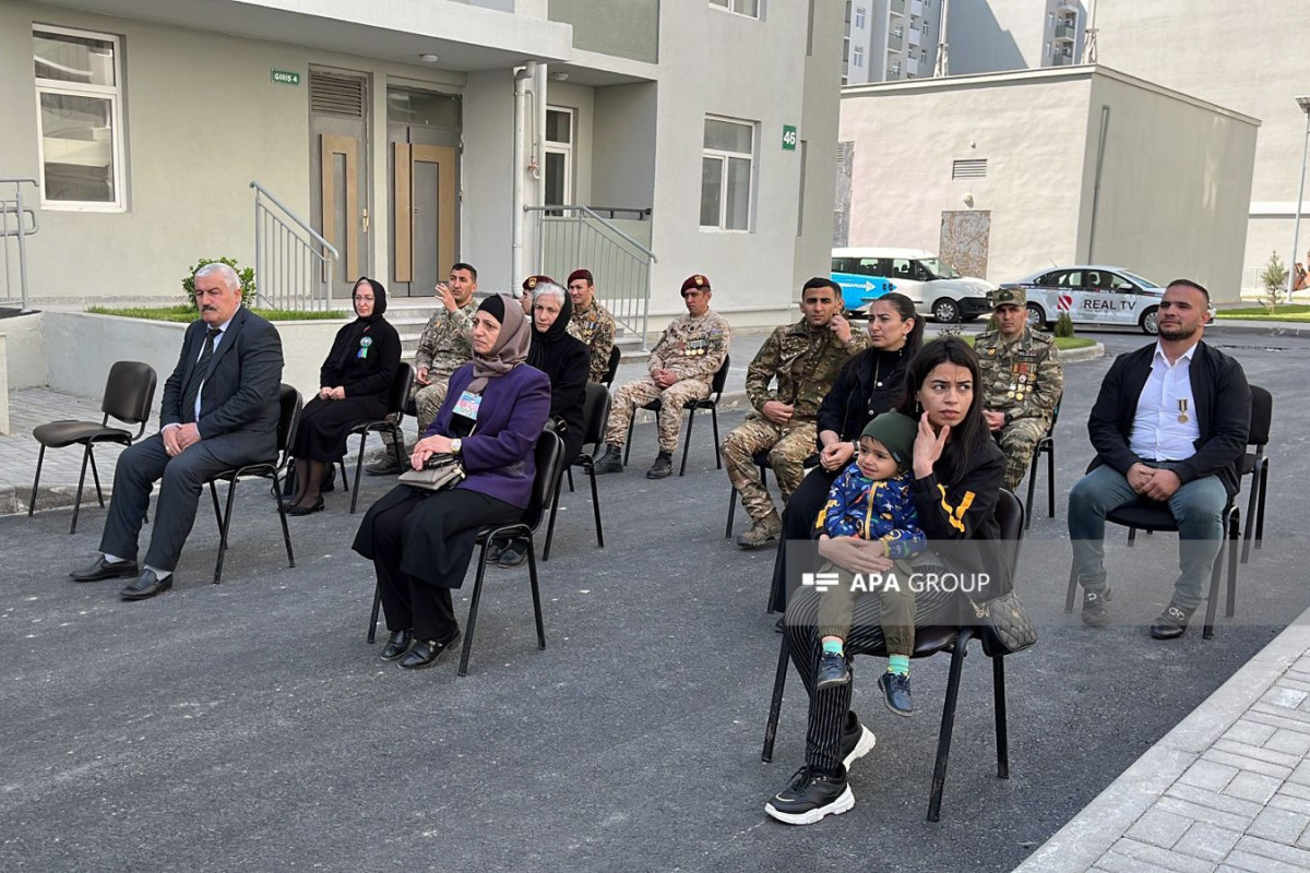 Семьям шехидов и инвалидам войны предоставлено еще 100 квартир и частных домов - ФОТО 