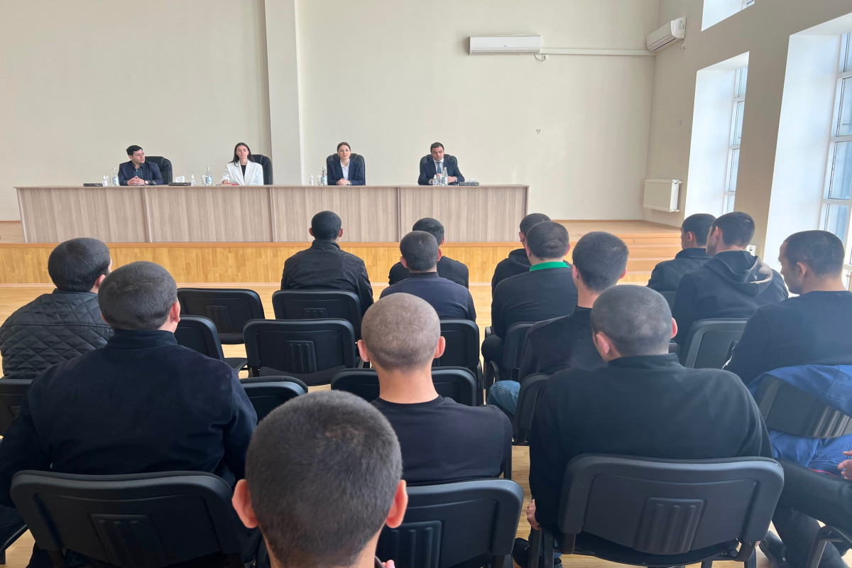 Ombudsmanın əməkdaşları məhkum uşaqların müraciətlərini dinləyib