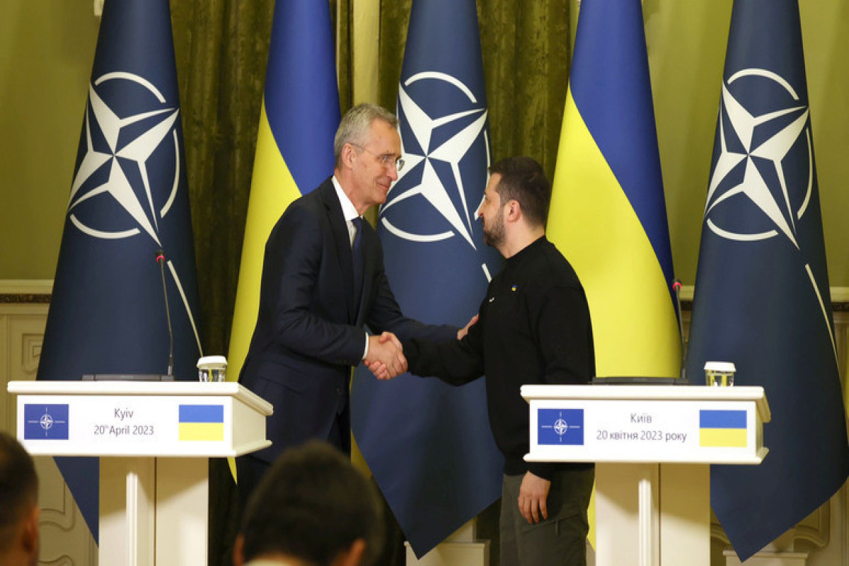 NATO Baş katibi Yens Stoltenberq və Ukrayna Prezidenti Vladimir Zelenski