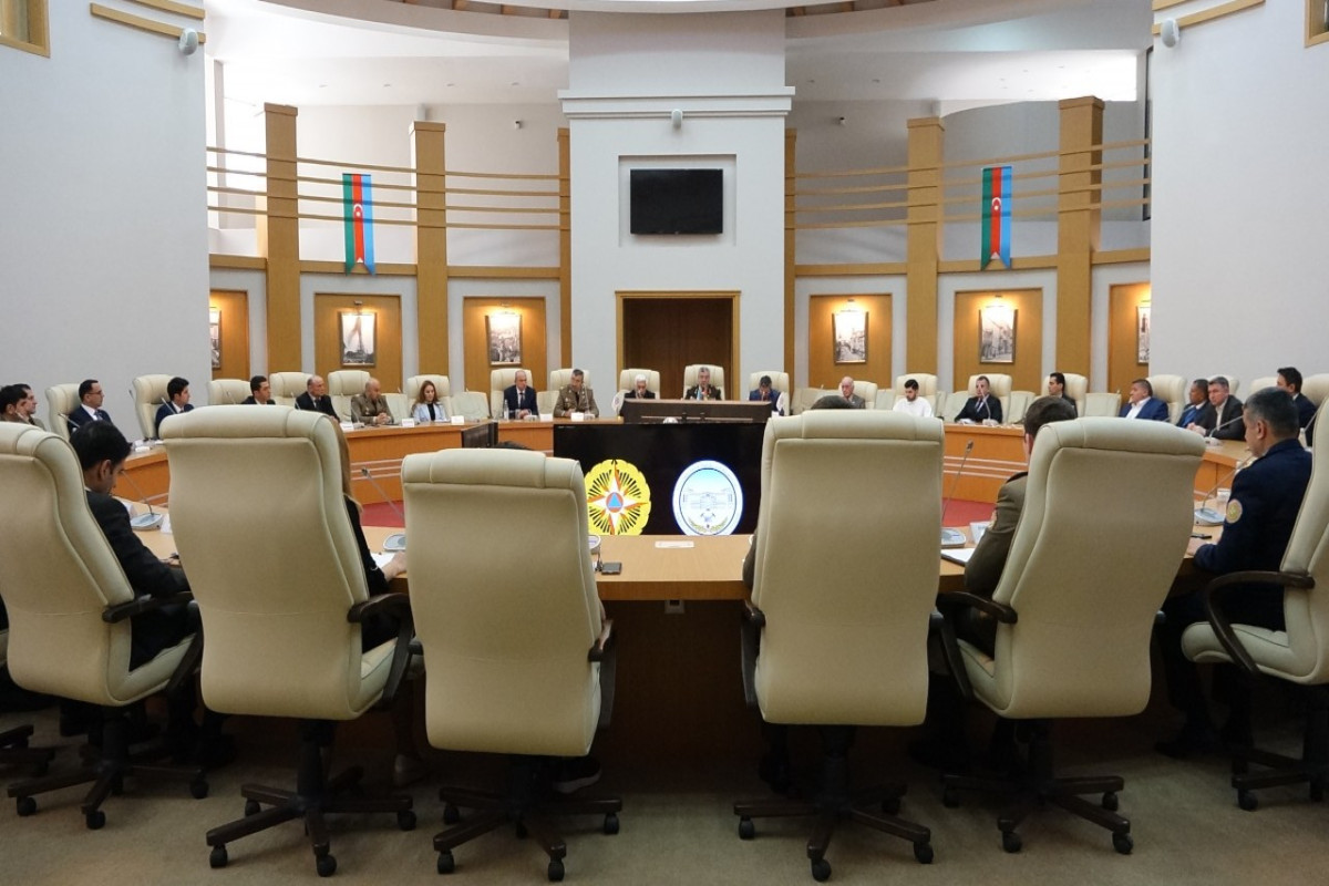 FHN Akademiyasında “Heydər Əliyev İli”nə həsr olunmuş konfrans keçirilib - FOTO 