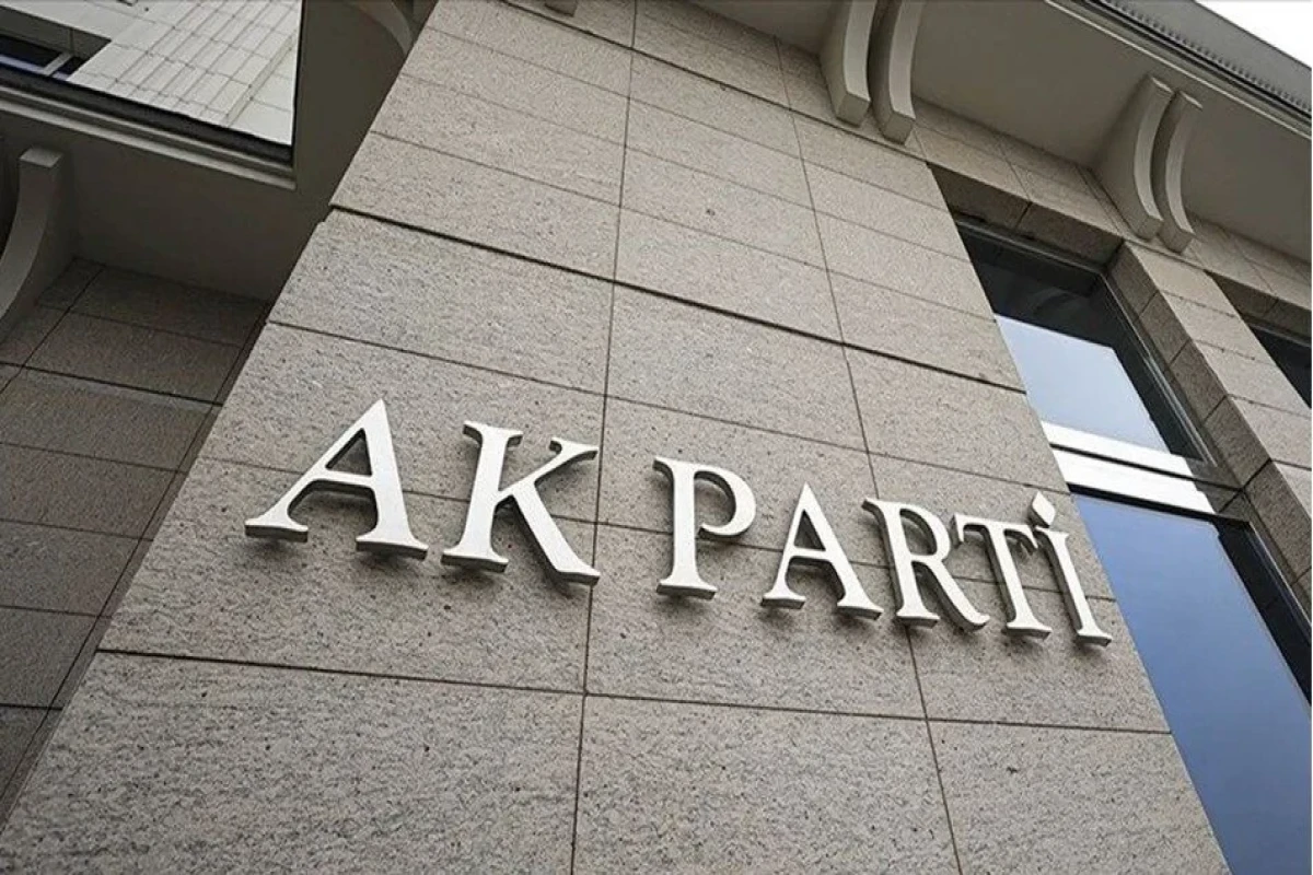 Adanada AK Partiyanın binasına silahlı hücum edən şəxs saxlanılıb - YENİLƏNİB 