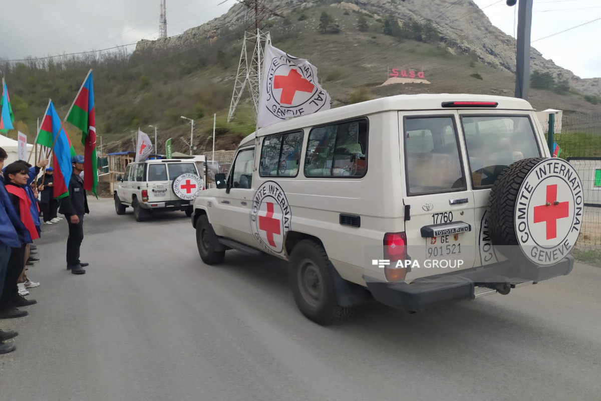 Laçın-Xankəndi yolundan BQXK-nın maşınları maneəsiz keçid edib - FOTO  - YENİLƏNİB 