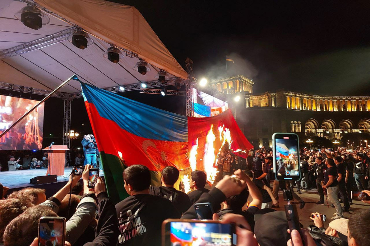 Azerbaijan and Türkiye flags torched in Armenia's capital