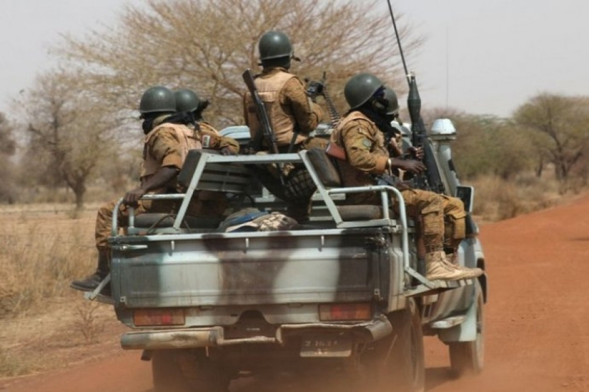Burkina-Fasoda hərbi geyimli şəxslərin hücumu nəticəsində 60 nəfər ölüb