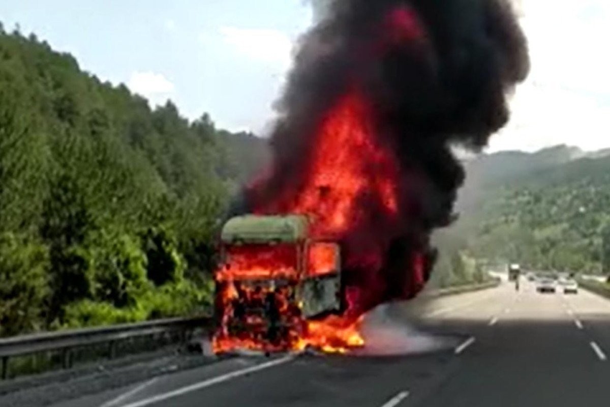 Ağdaşda TIR yanıb - YENİLƏNİB 