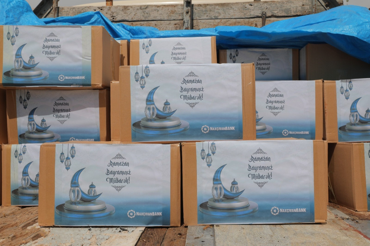 Naxçıvanbank Ramazan bayramı ərəfəsində aztəminatlı ailələrə yardım edib - FOTO 