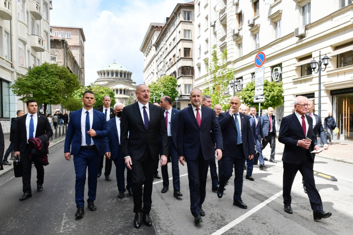 Sofiyada SOCAR-ın Bolqarıstandakı ofisinin açılışı olub, Azərbaycan və Bolqarıstan prezidentləri mərasimdə iştirak edib