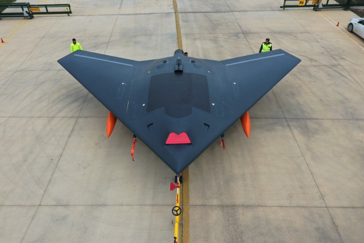 ANKA-3 unmanned fighter jet took to the runway for the first time
