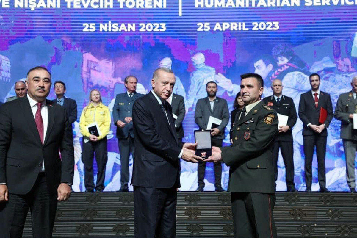 Türkiyə Prezidenti Azərbaycan Ordusunun polkovnikini təltif edib - FOTO 