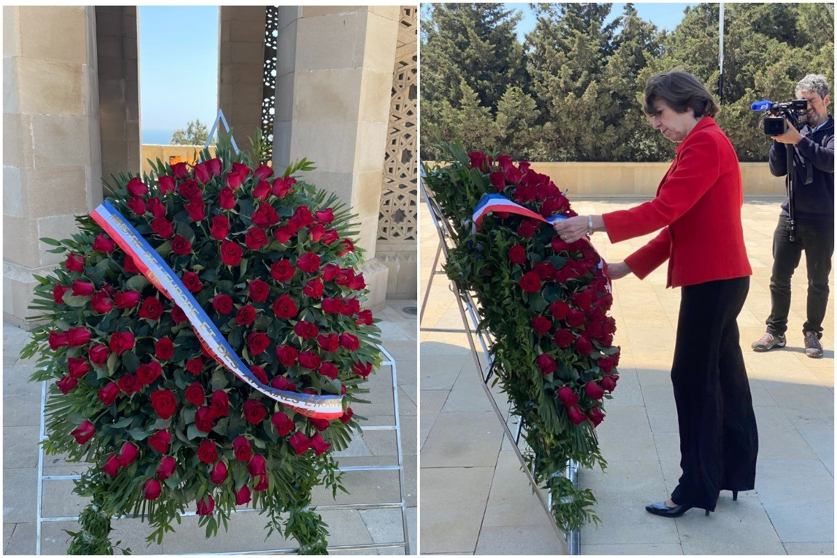 Министр иностранных дел Франции посетила Аллею шехидов в Баку