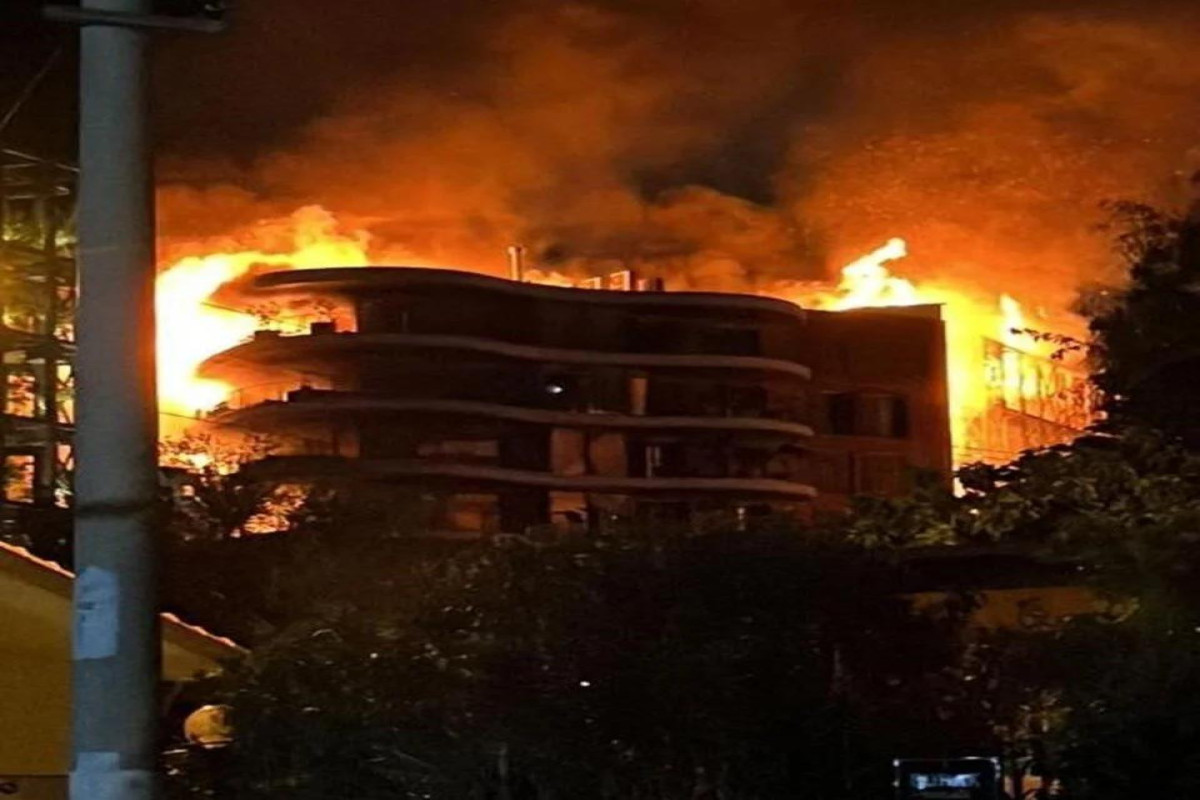 İzmirdə yaşayış kompleksində güclü yanğın baş verib, 6 nəfər tüstüdən zəhərlənib - FOTO   - YENİLƏNİB 