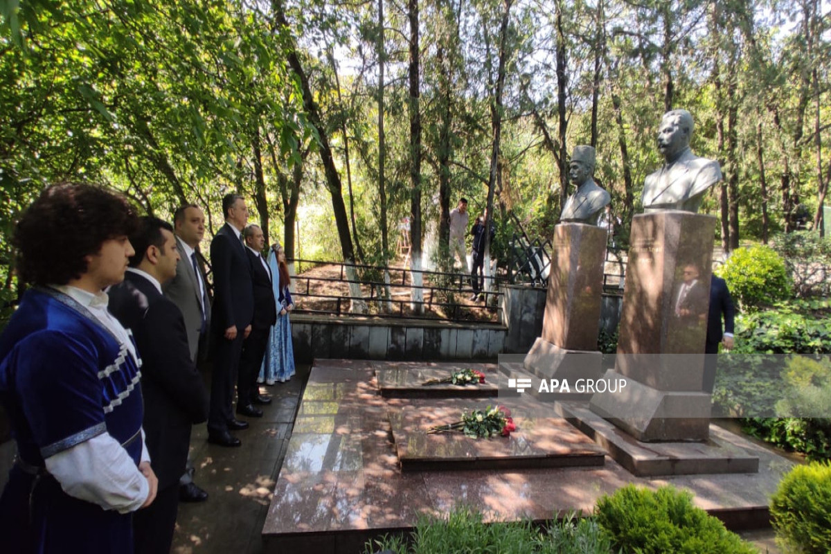 В Тбилиси почтили память основателей АДР-ФОТО 