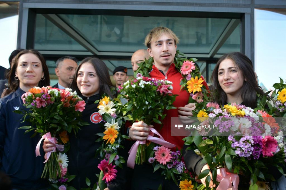 Azerbaijani President awards Gamze Altun, Jansu Bektas, and Nuray Gungor the "Taraggi" medal