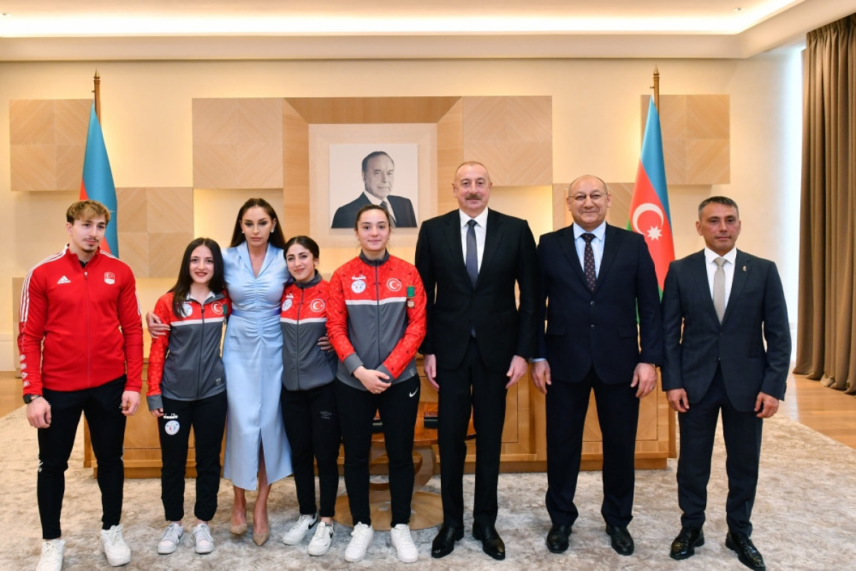 Prezident: Bu gün Türkiyə, Azərbaycan bayraqları Ağrıda, Murovda, Zəngəzur dağlarında, Şuşada bir yerdə dalğalanır və əbədi dalğalanacaq