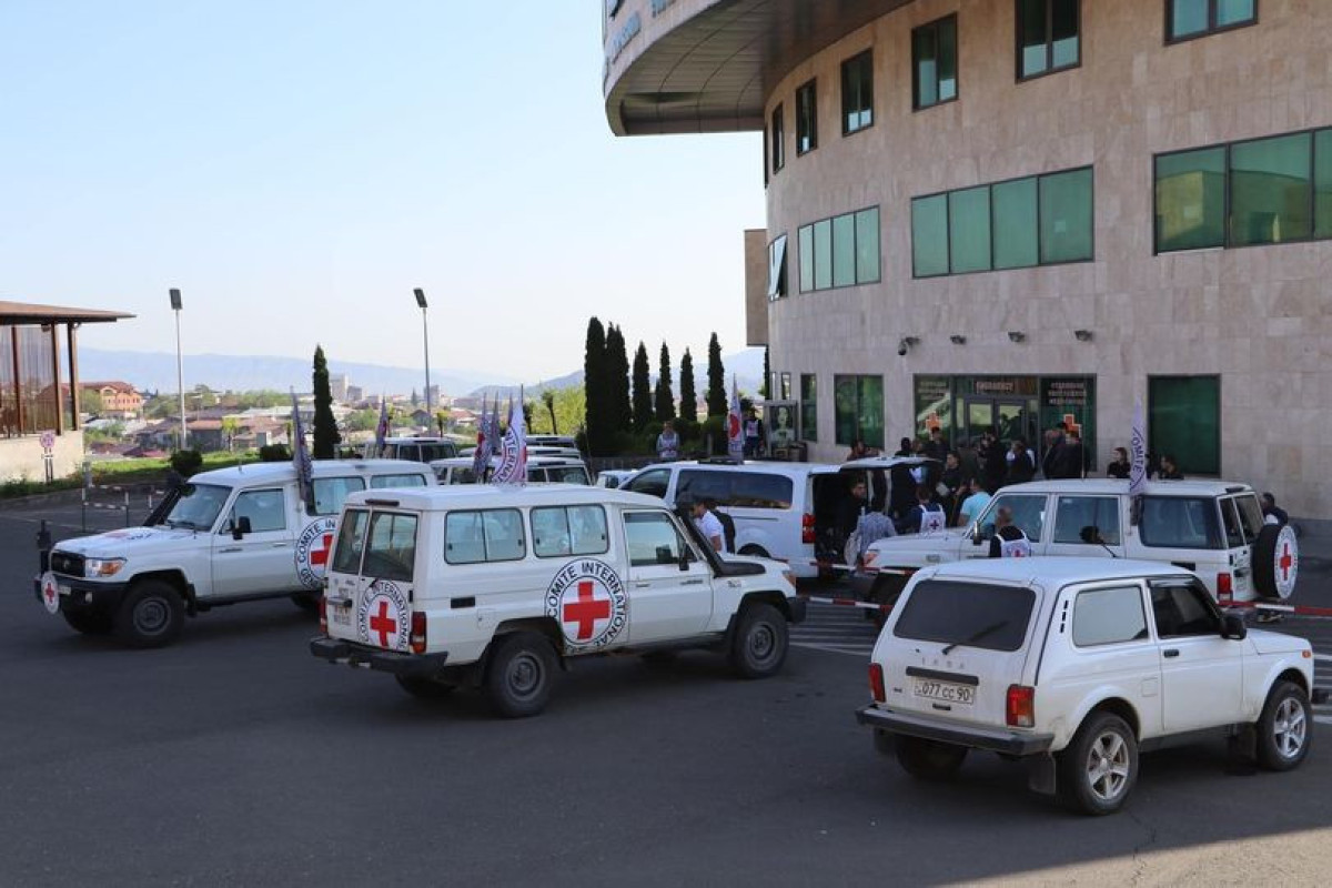 BQXK: Tibbi yardıma ehtiyacı olan 16 nəfər Laçın yolu ilə Ermənistana təxliyə olunub