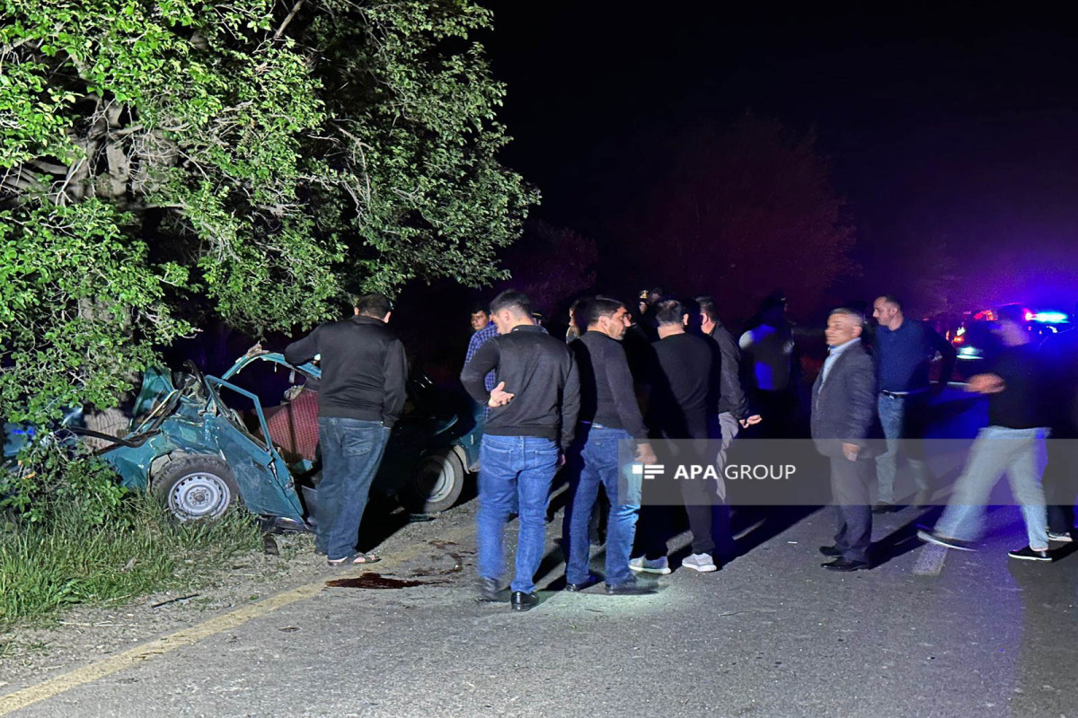 В Агдаме автомобиль врезался в дерево, погибли три человека-ФОТО -ОБНОВЛЕНО 