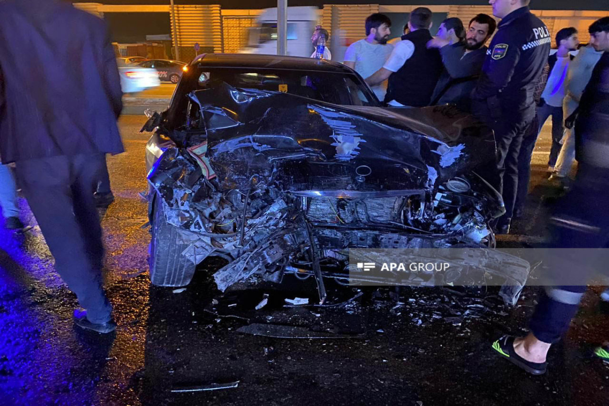 Bakıda iki avtomobil toqquşub, xəsarət alanlar var - FOTO 