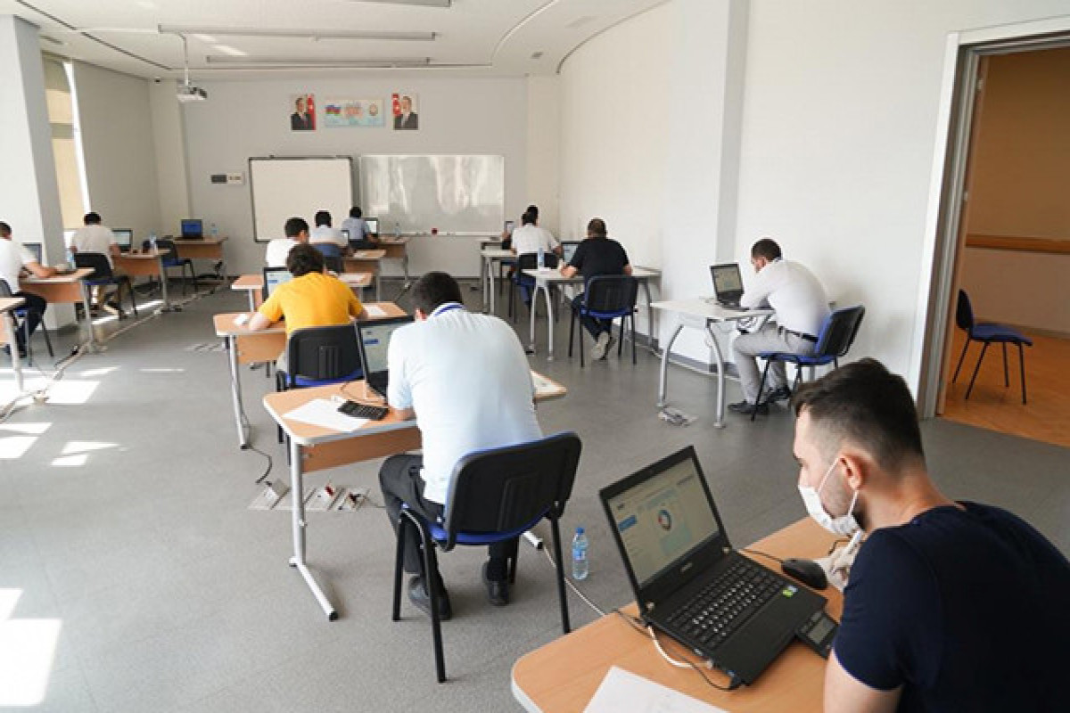 Dövlət qulluğunda inzibati icraçı vəzifələr üzrə test imtahanı keçirilib