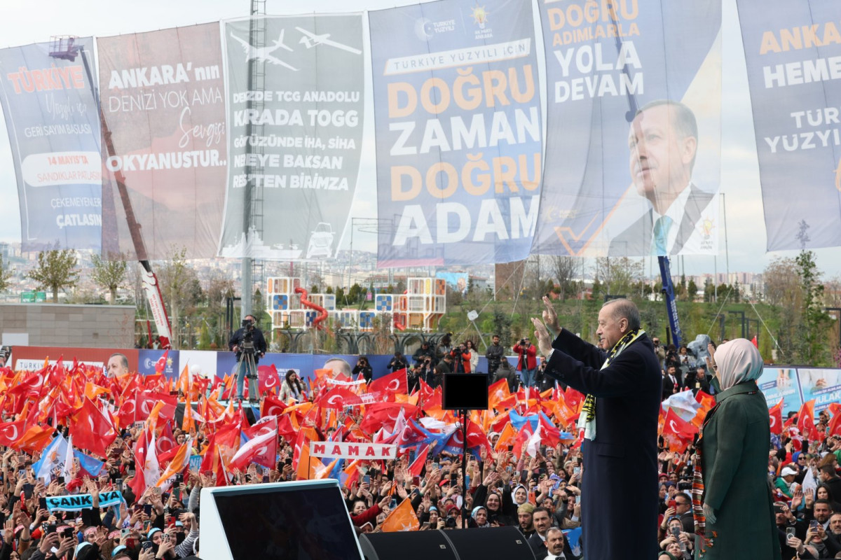 Erdoğan draws crowds in weekend Turkish election rallies after pause