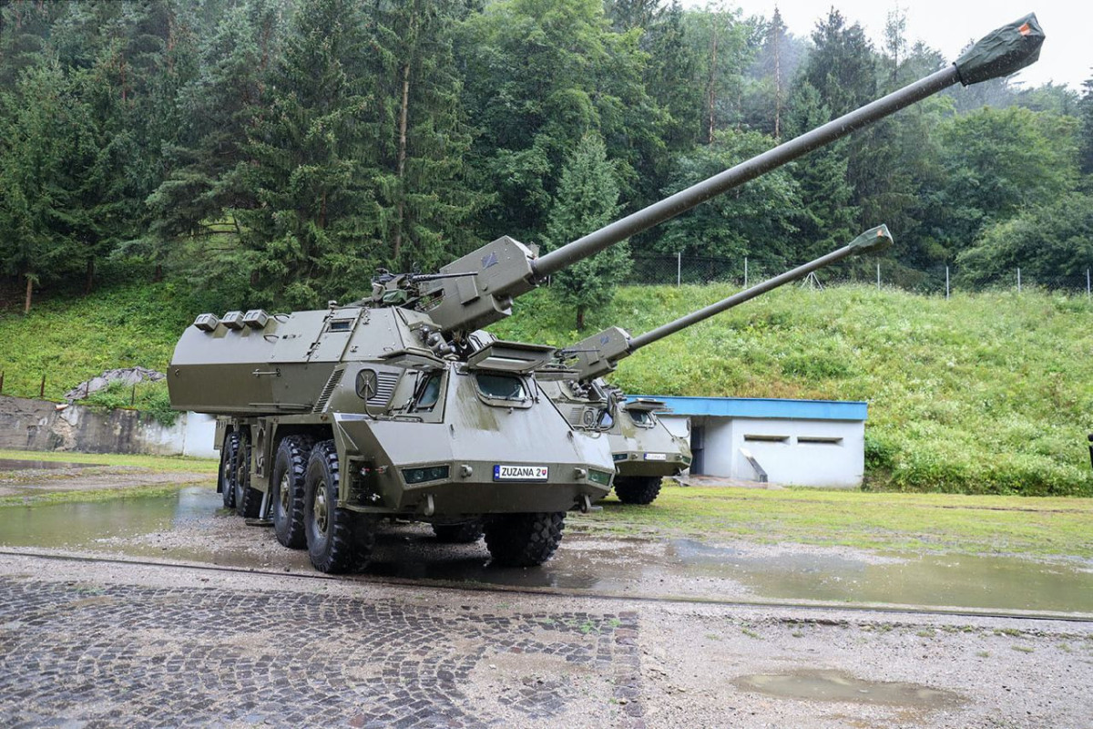 Slovakiya Ukraynaya 2 özüyeriyən haubitsa verib