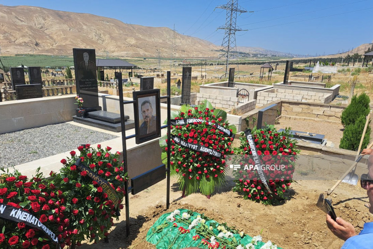 Cəmil Fərəcov "Qurd qapısı" qəbiristanlığında dəfn edilib - FOTO 