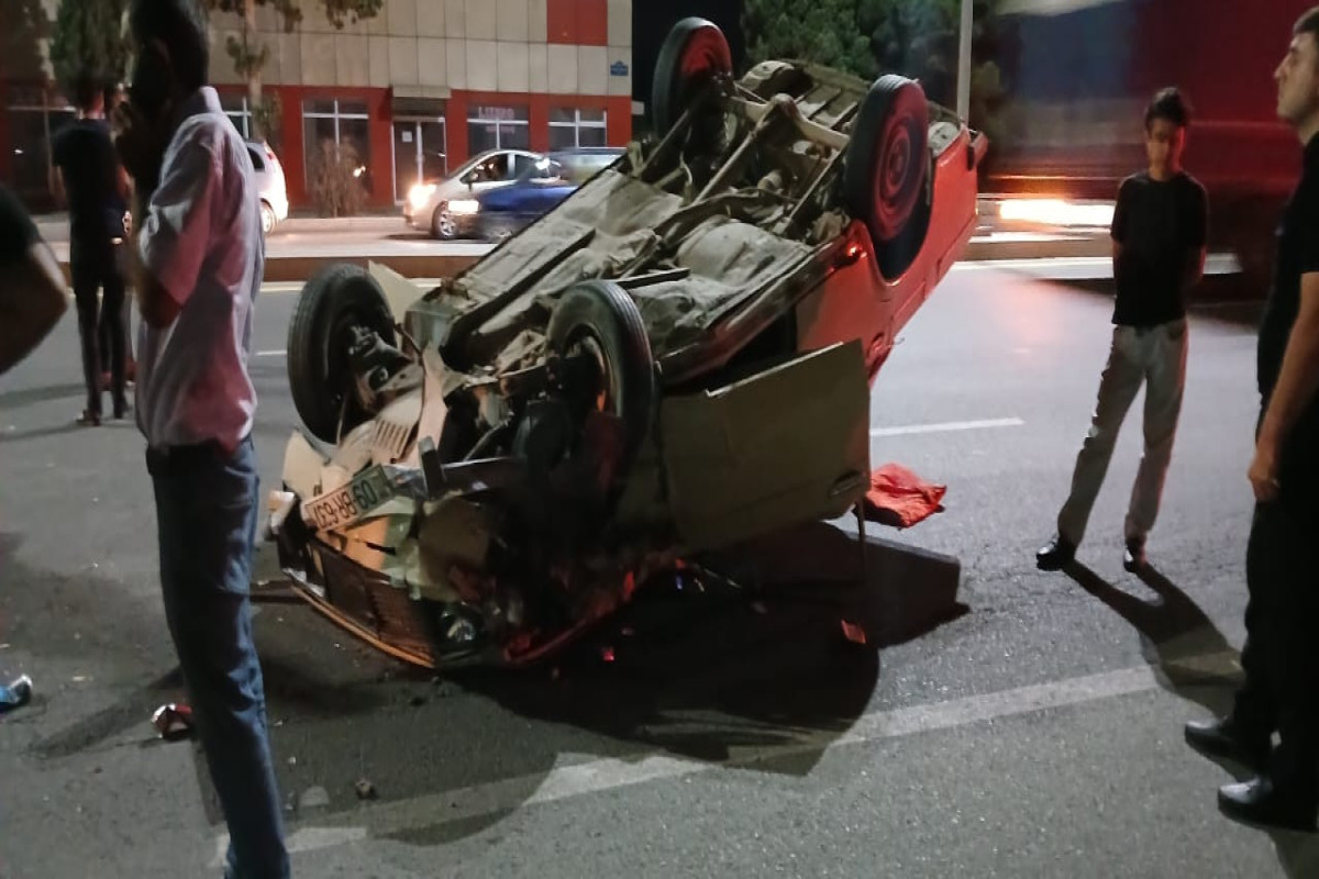 Gəncədə minik avtomobilləri toqquşub, xəsarət alan var - FOTO 