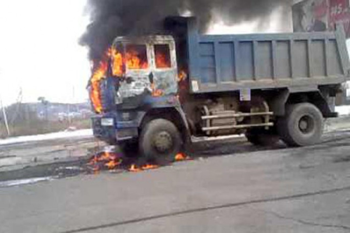 Şirvanda "KamAZ" yanıb