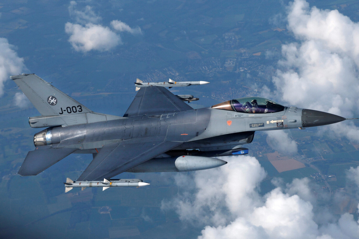 Çexiya Ukraynaya F-16 simulyatoru verib