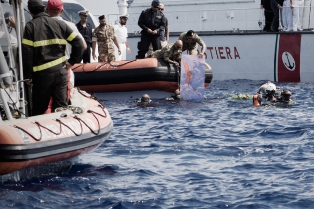 At least 30 feared dead after three migrant boats shipwreck off Italian coast