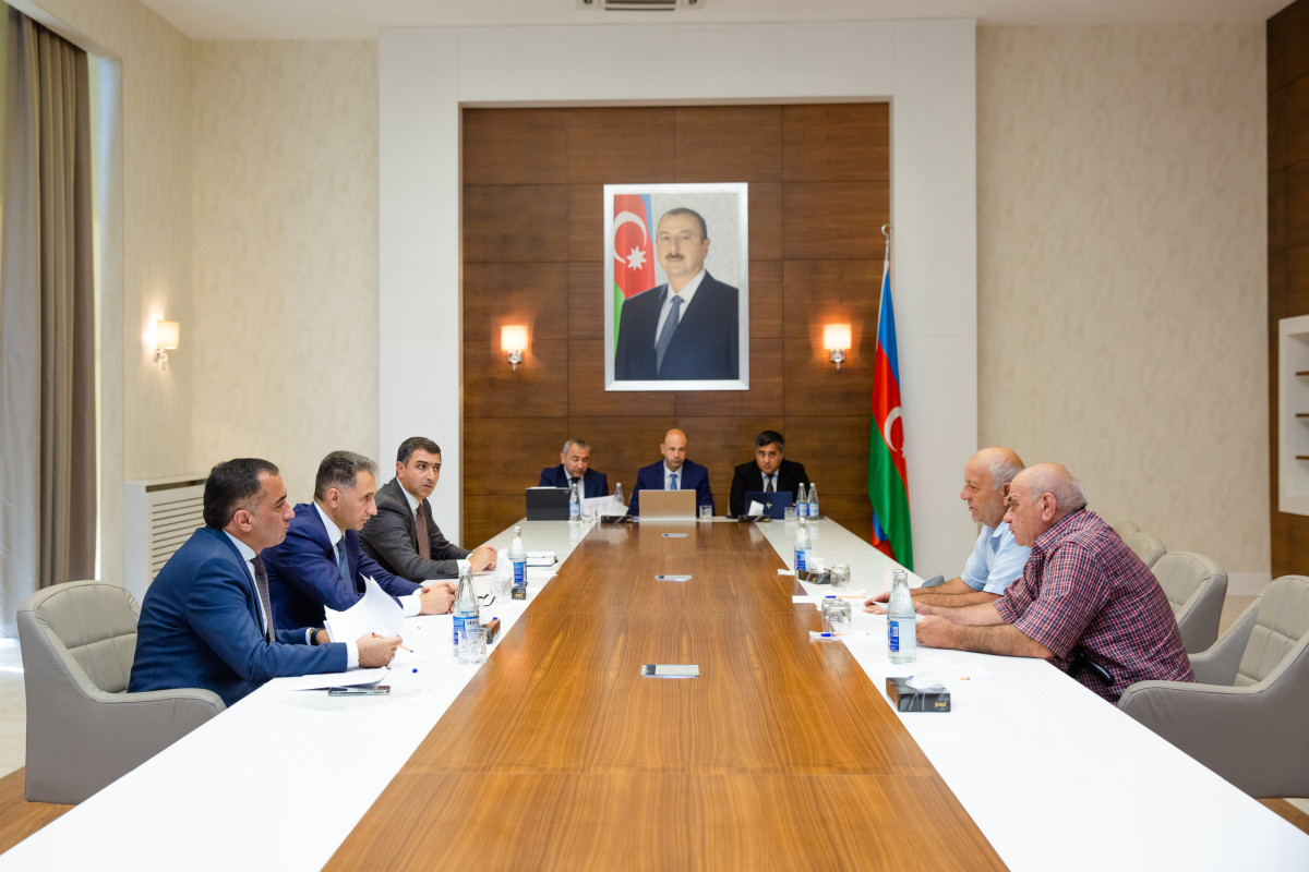 Nazir Rəşad Nəbiyev Xızıda vətəndaşları qəbul edib