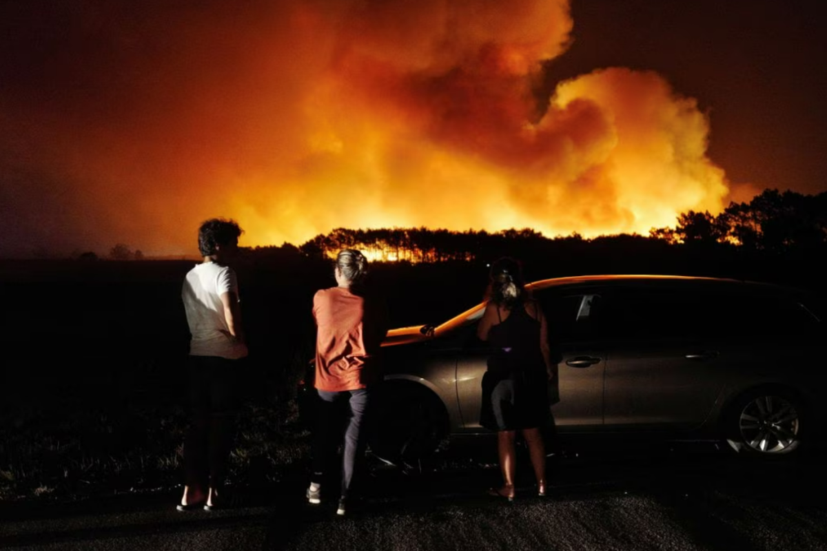 More than 1,000 evacuated as Portugal wildfire spreads