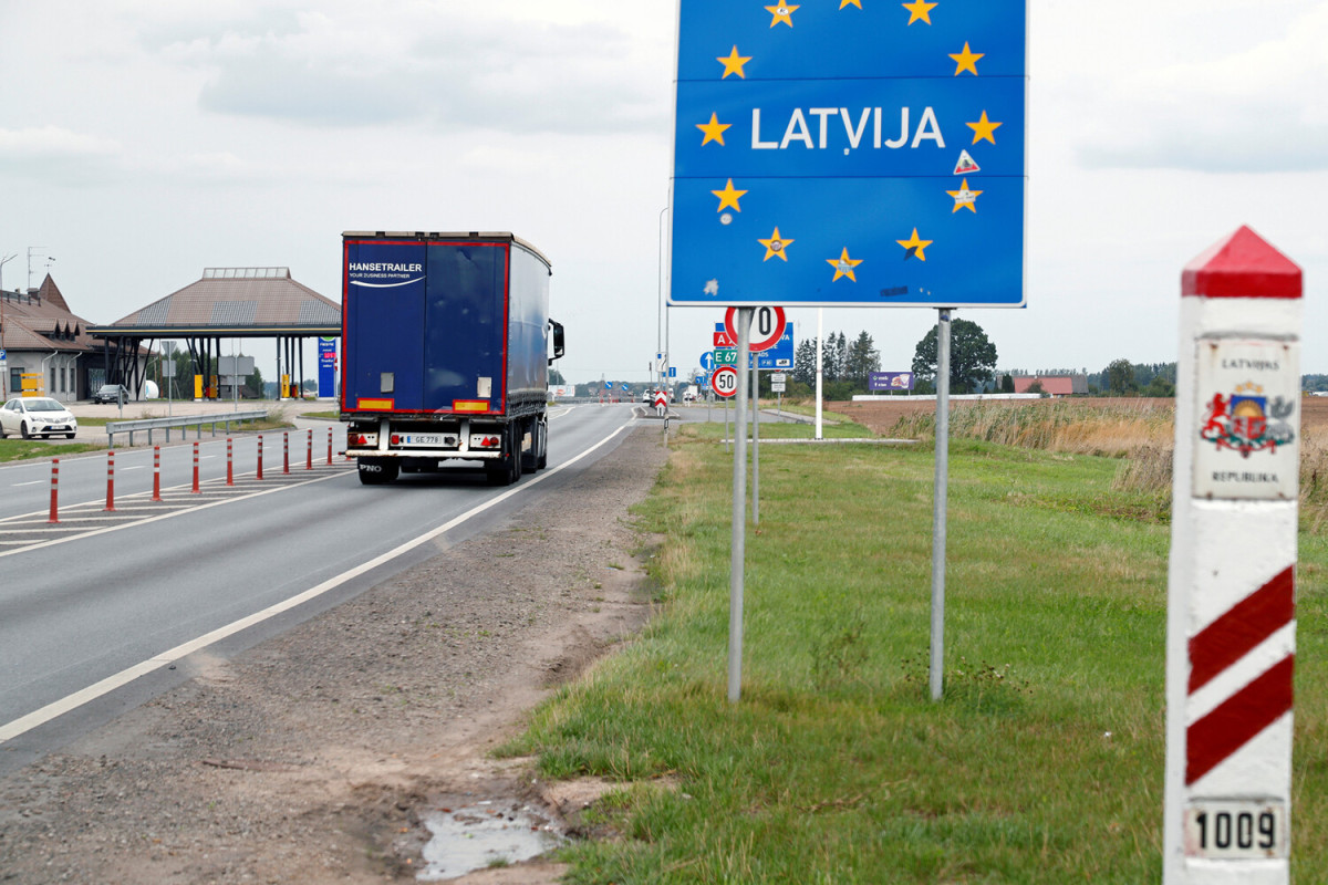 Latviya Belarusla sərhədə nəzarəti gücləndirir