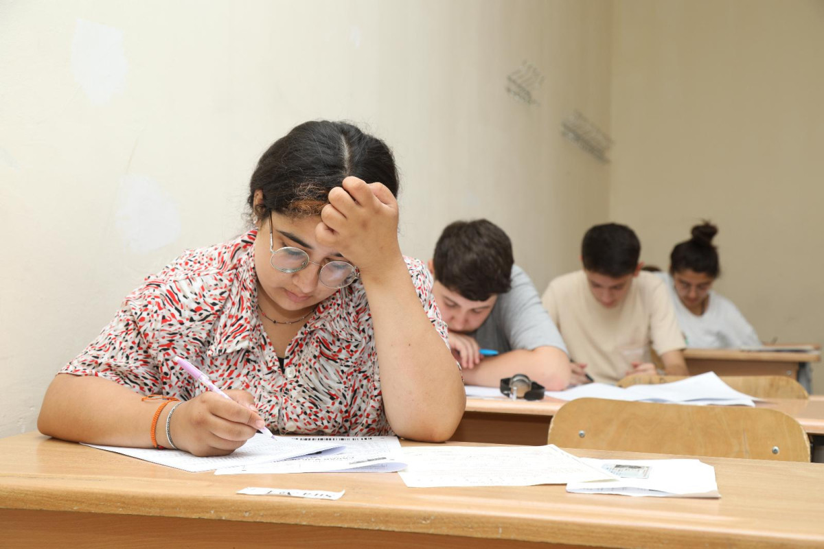 Kolleclərə qəbul olanların sənəd qəbulunun vaxtı açıqlanıb