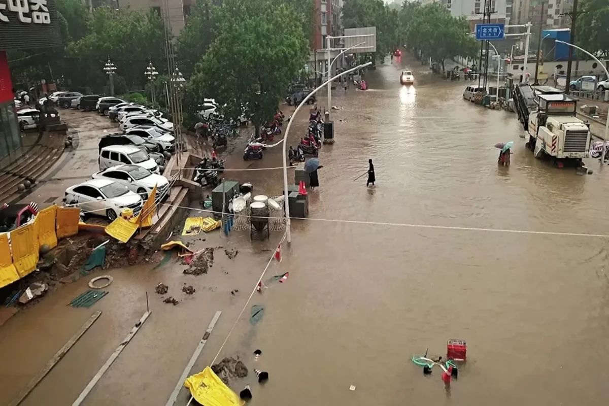Çində əlverişsiz hava nəticəsində ölənlərin sayı 29-a çatıb