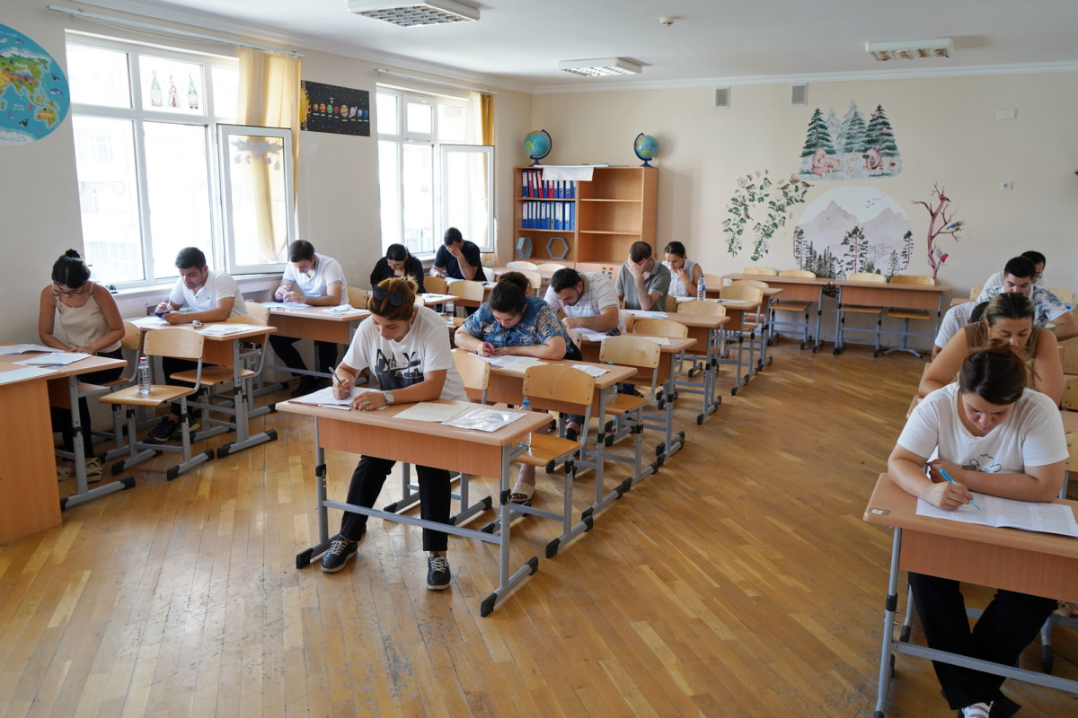 Dövlət qulluğuna qəbul üçün üzrə test imtahanları keçirilib