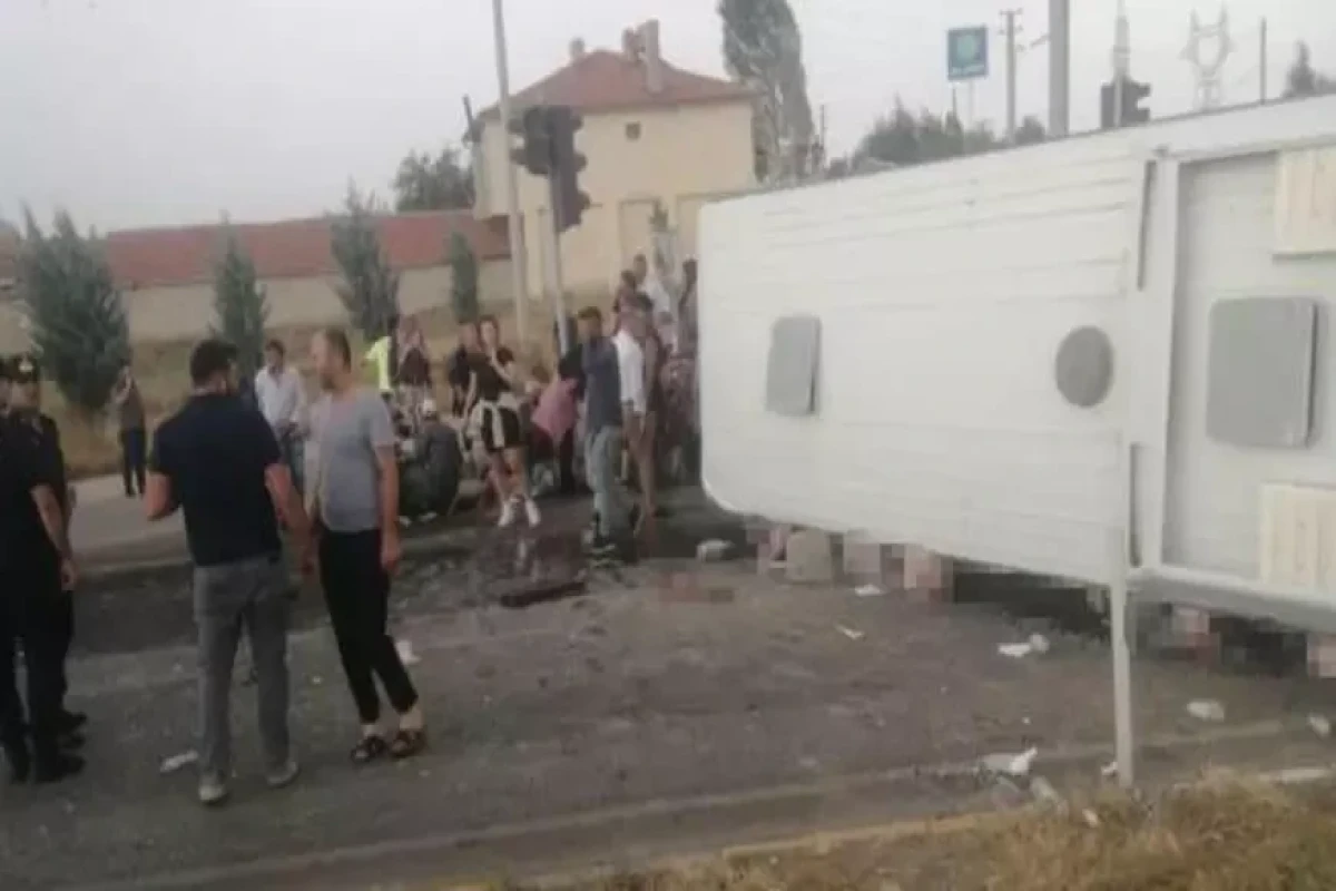 Türkiyədə avtobusun aşması nəticəsində 30 nəfər yaralanıb