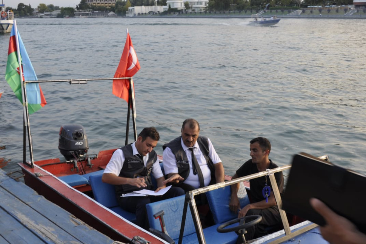 Kürə neft məhsullarının axıdılması aşkarlanıb