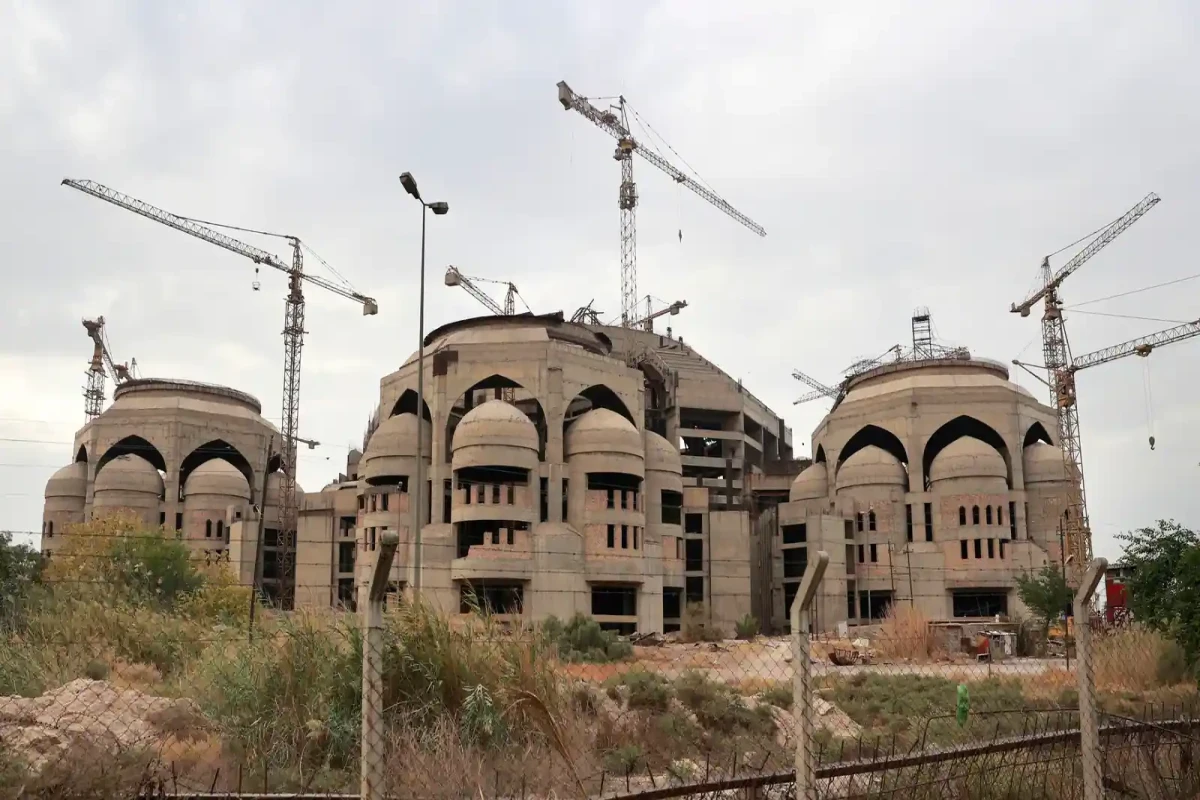 İraqda məscidin günbəzi uçub, azı 12 nəfər xəsarət alıb