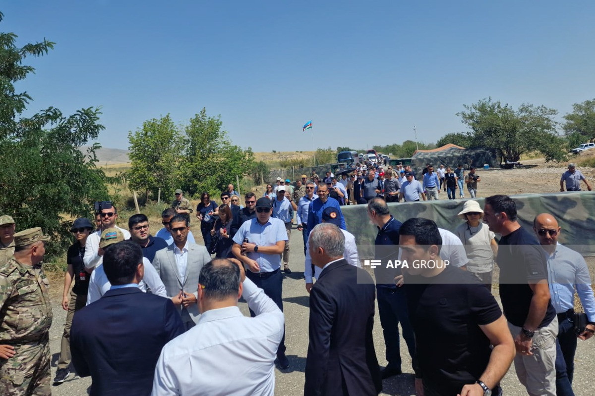 Xarici diplomatlar Bərdə-Ağdam dəmir və avtomobil yollarının tikintisi ilə tanış olub - FOTO  - YENİLƏNİB 