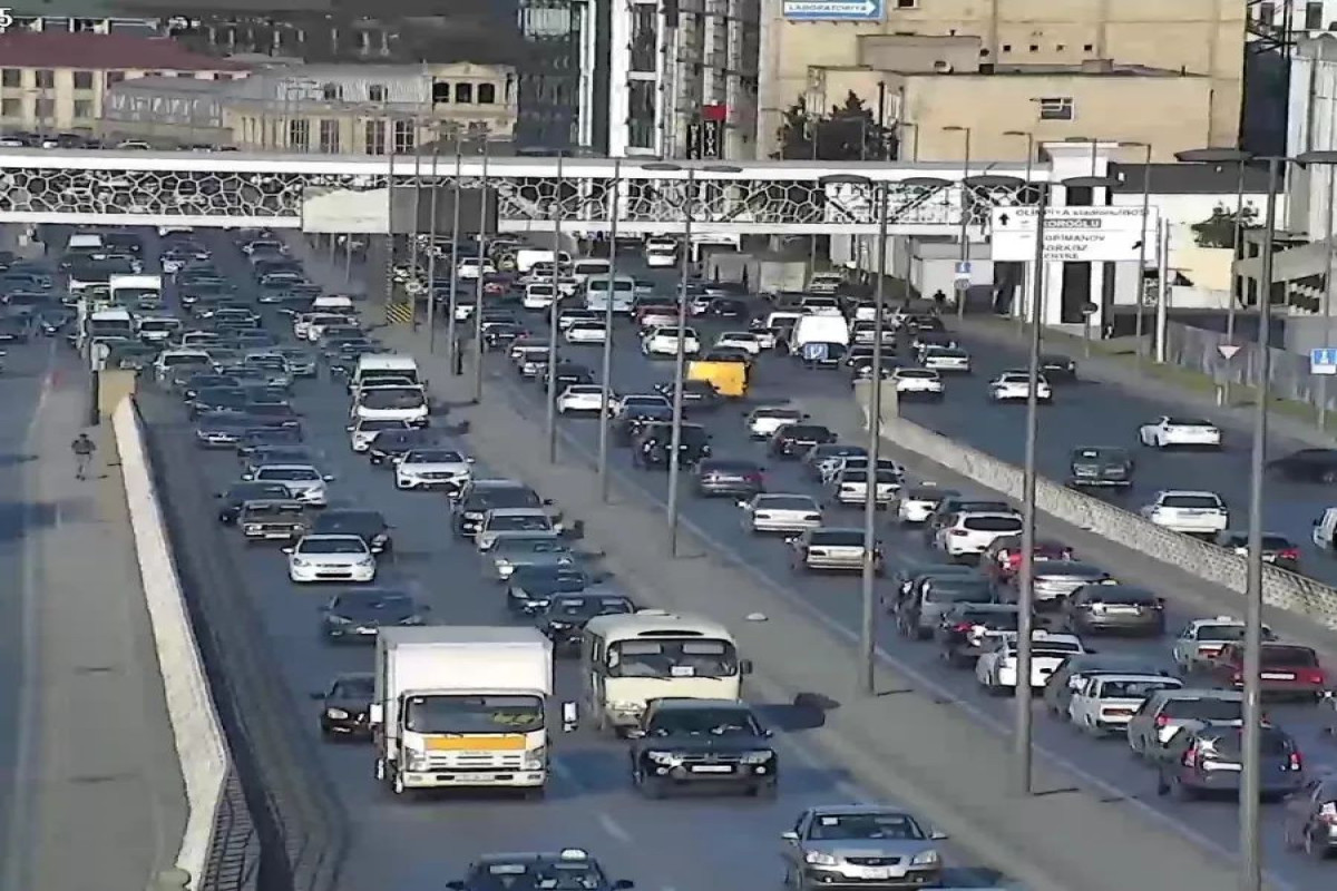 Bakıda sıxlıq olan yollar açıqlanıb - FOTO 