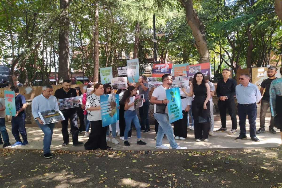 Gürcüstandakı Azərbaycan icması BMT-nin Tbilisidəki ofisi qarşısında dinc aksiya keçirib