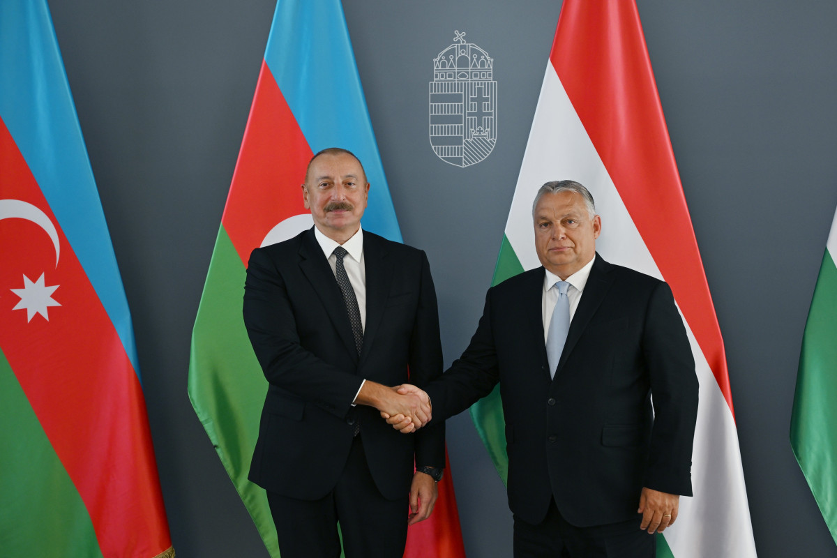 Prezident İlham Əliyev Viktor Orbanı Azərbaycana səfərə dəvət edib