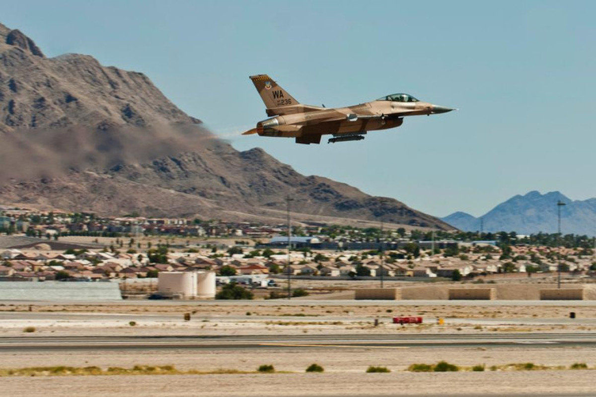 ABŞ öz ərazisində Ukrayna pilotlarına F-16 təyyarələrində təlim keçməyə razılıq verib